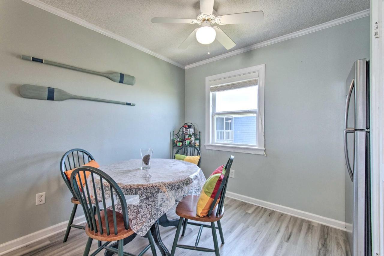 Convenient Retreat With Balcony And Ocean Views! Appartamento North Topsail Beach Esterno foto