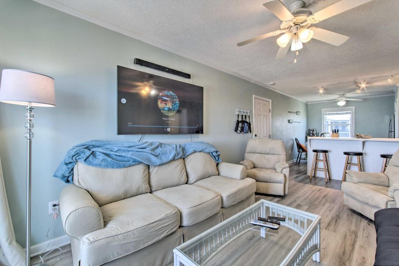 Convenient Retreat With Balcony And Ocean Views! Appartamento North Topsail Beach Esterno foto